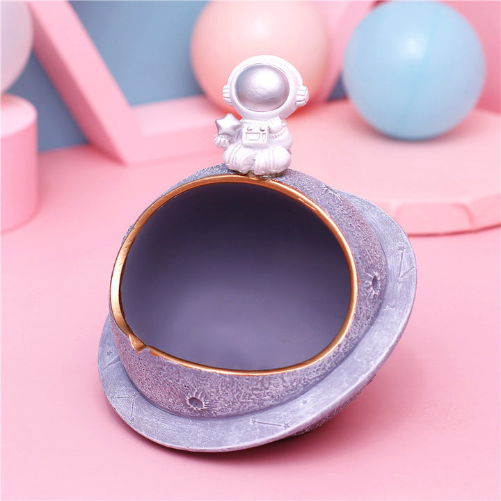 1Pc Creative Astronaut Ashtray Home Cigarette Ashtray Desktop Decoration, Cute Resin Smoke Stand Ashtray Cigarette Accessories