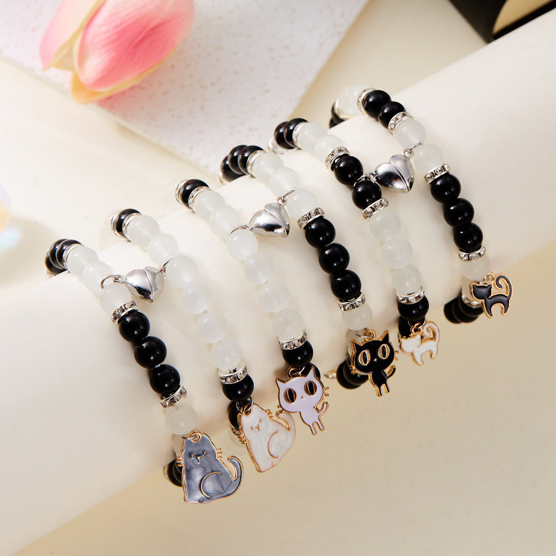 Black And White Cat Bracelet Fashion Love Magnetic