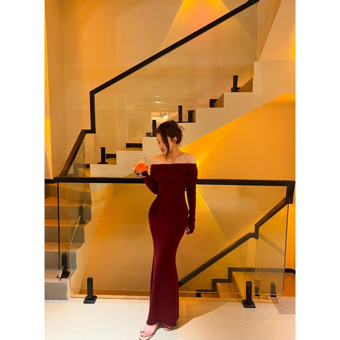Beautiful Sexy Off-the-shoulder Dress Tight Waist Slim Hip Skirt